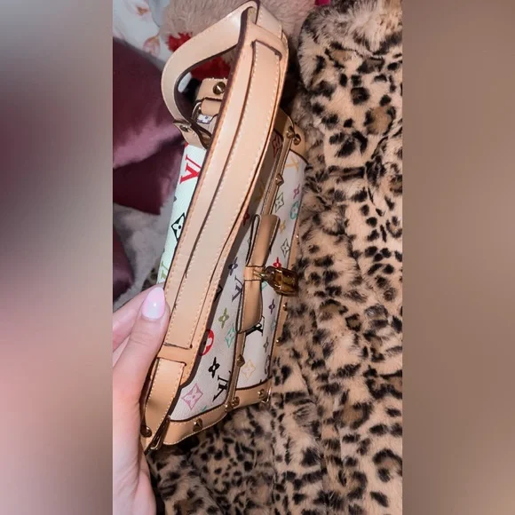 Designer inspired purse - Picture 5 of 16